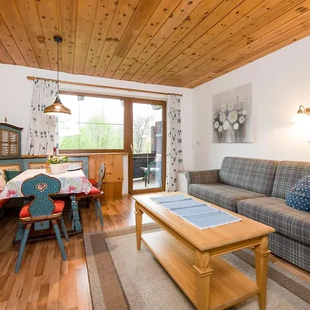 Tyrol Apartment *